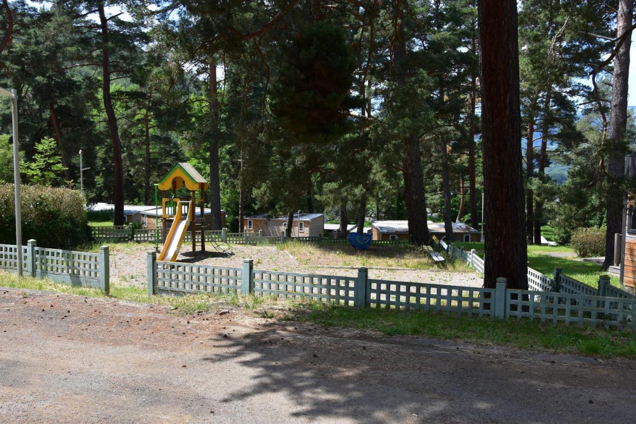 Camping Domaine Du Lac Chambon Murol Exteriör bild