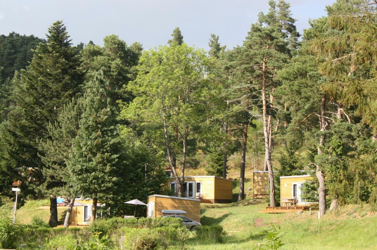 Camping Domaine Du Lac Chambon Murol Exteriör bild