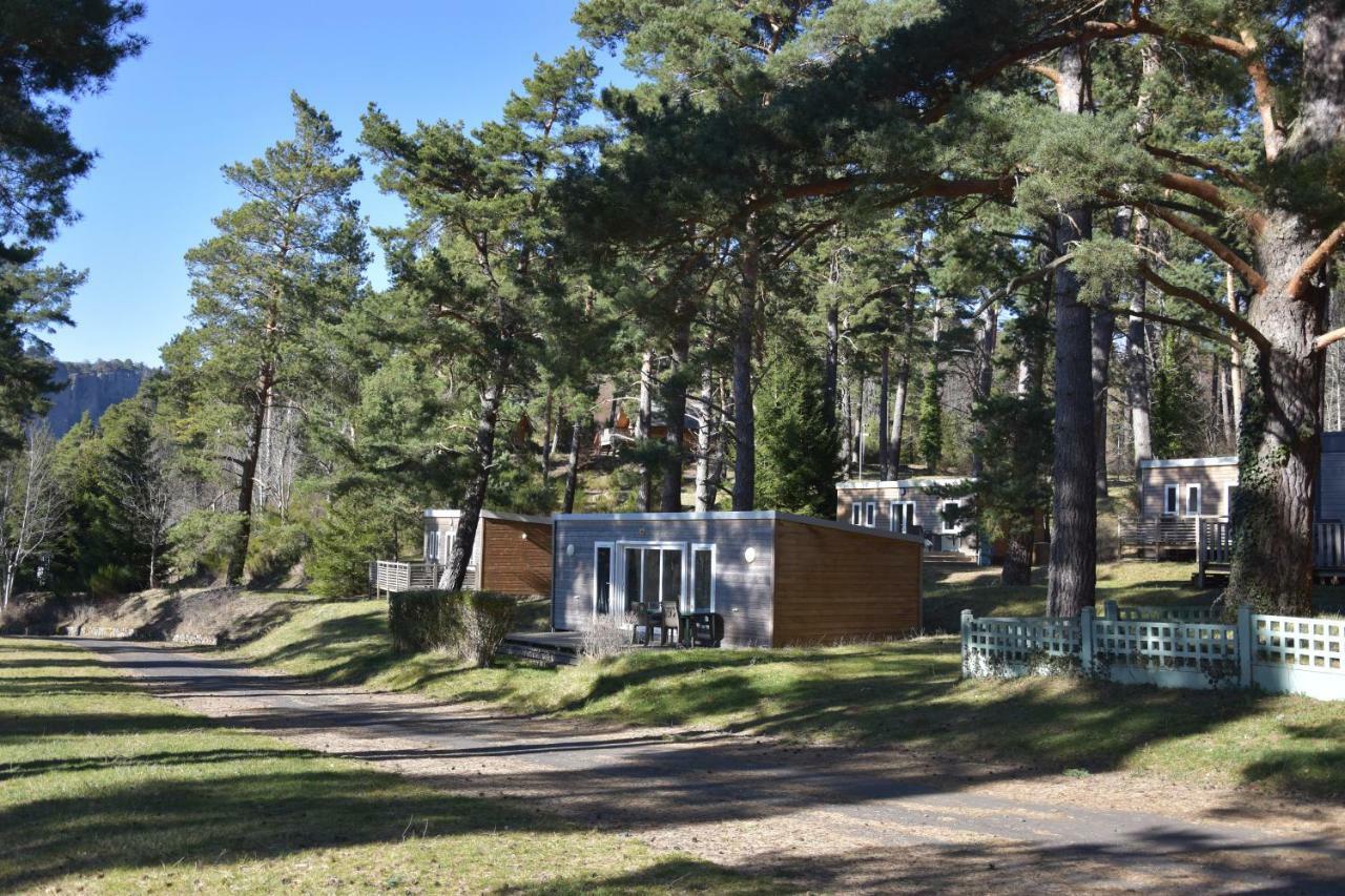 Camping Domaine Du Lac Chambon Murol Exteriör bild