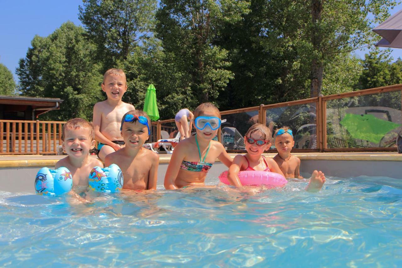 Camping Domaine Du Lac Chambon Murol Exteriör bild