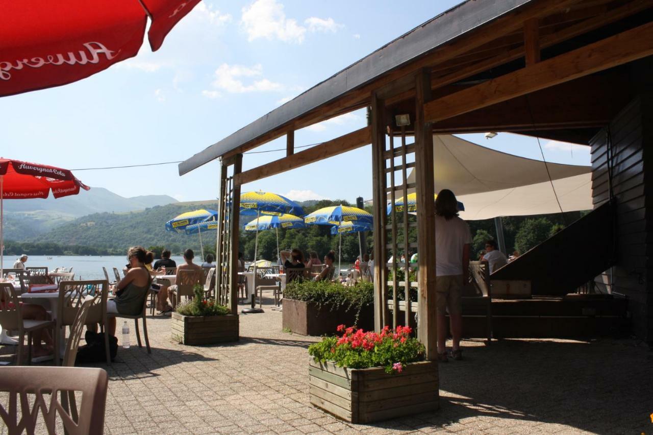Camping Domaine Du Lac Chambon Murol Exteriör bild
