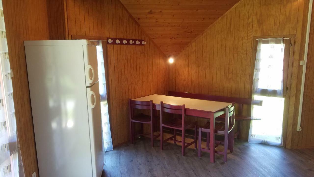Camping Domaine Du Lac Chambon Murol Exteriör bild