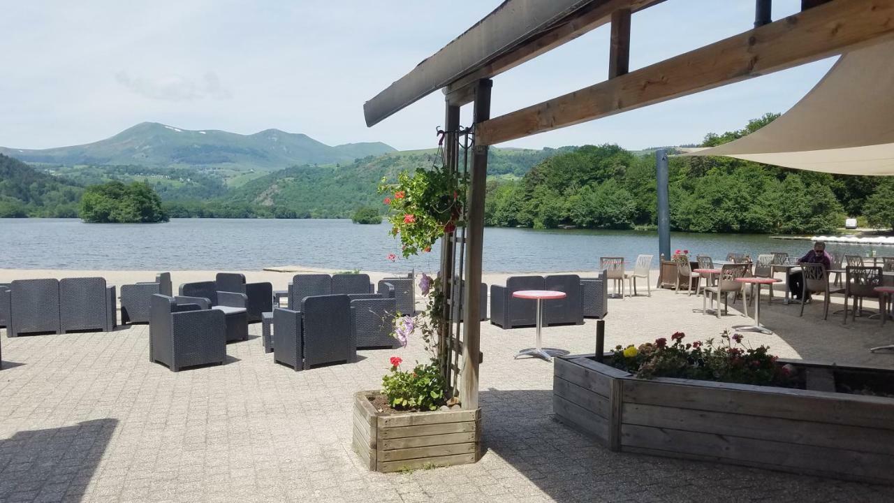 Camping Domaine Du Lac Chambon Murol Exteriör bild